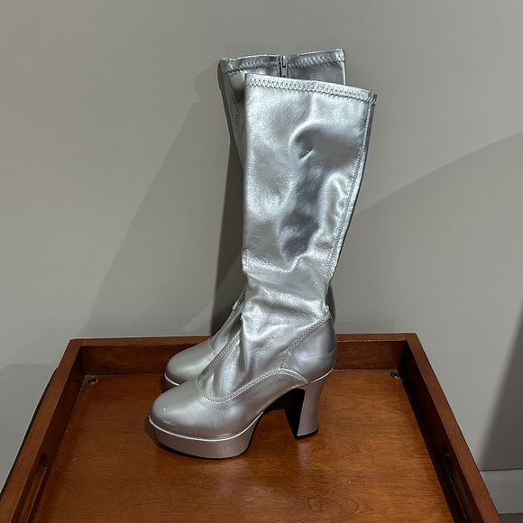 Funtasma Exotica-2000 Platform Boots, Silver, Size 7 - Picture 11 of 12